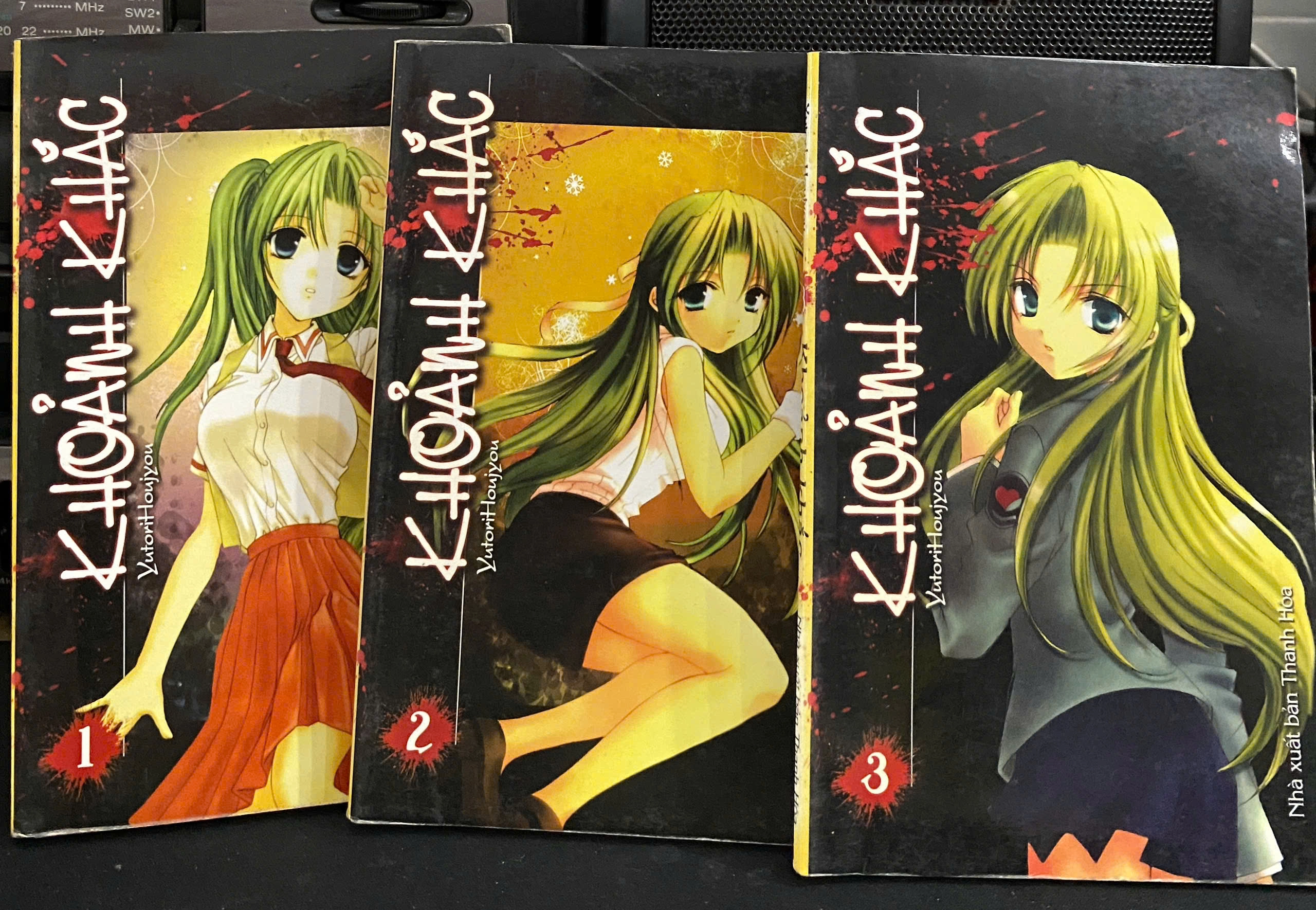 Khoảnh Khắc by  - Sách Book Cover - Ngọc Hiển Books