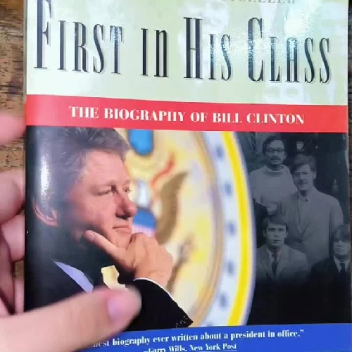 First in His Class: A Biography Of Bill Clinton Paperback - David Maraniss 430231