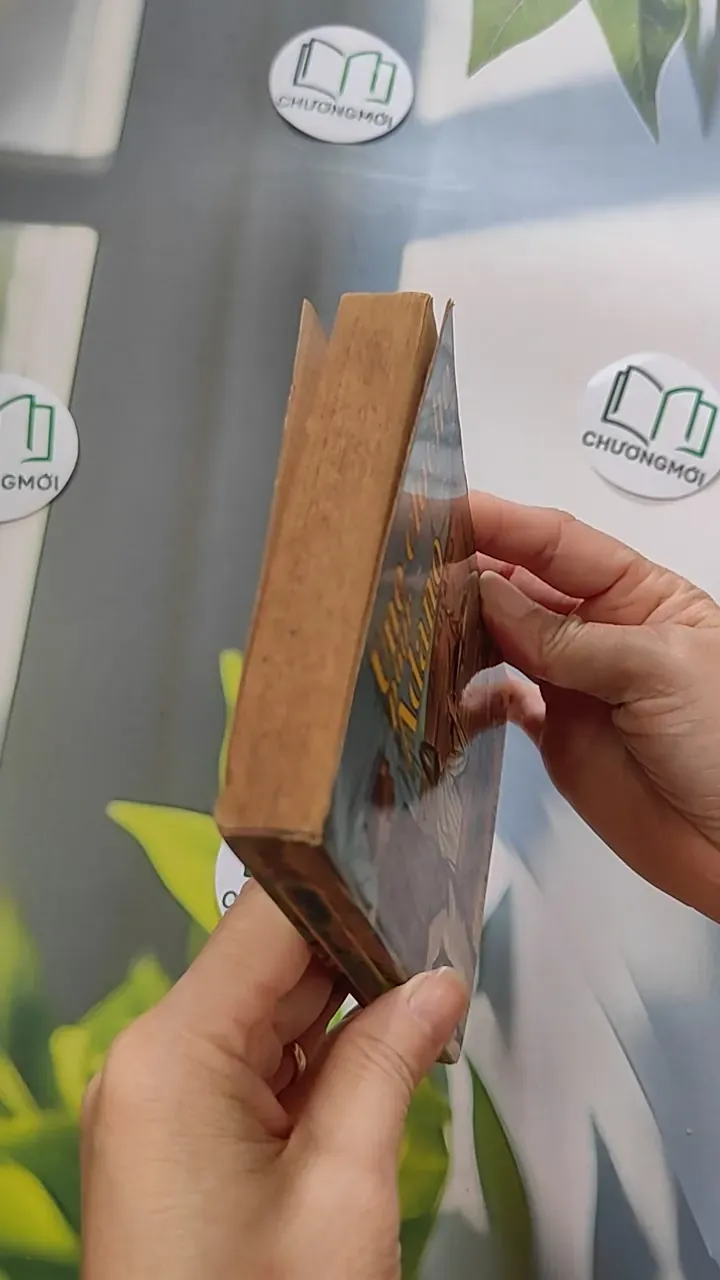 [XƯA] Une cloche pour Adano (1945) - John Hersey 754463