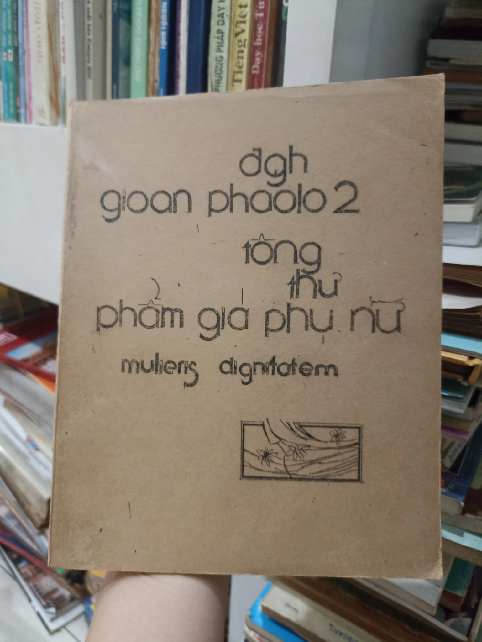 Tông Thư Phẩm giá Phụ Nữ 🌻 by  - Sách Book Cover - Ngọc Hiển Books