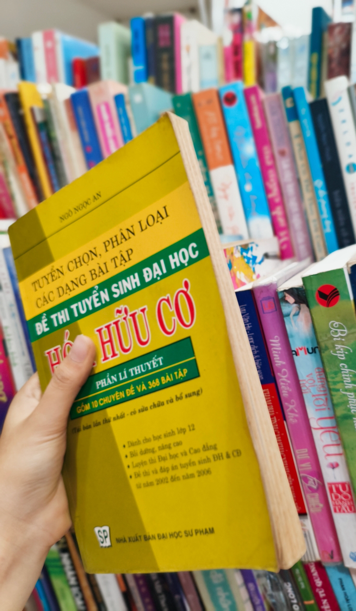 Hoá học hữu cơ Lý thuyết 🌱 by  - Sách Book Cover - Ngọc Hiển Books
