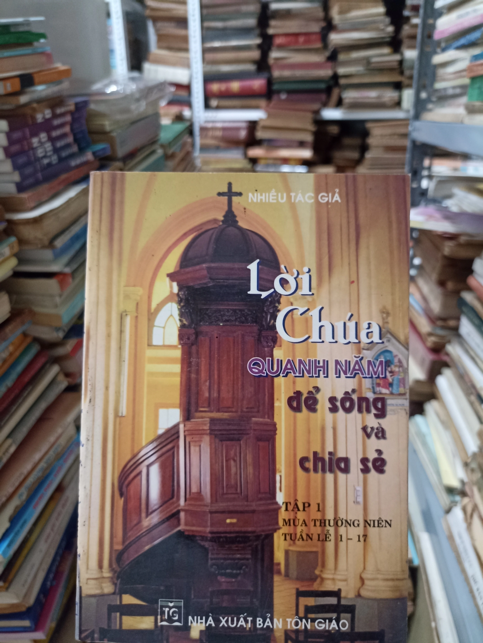 Lời Chúa Quanh Năm Để Sống & Chia Sẻ Tập 1 🌻 by  - Sách Book Cover - Ngọc Hiển Books