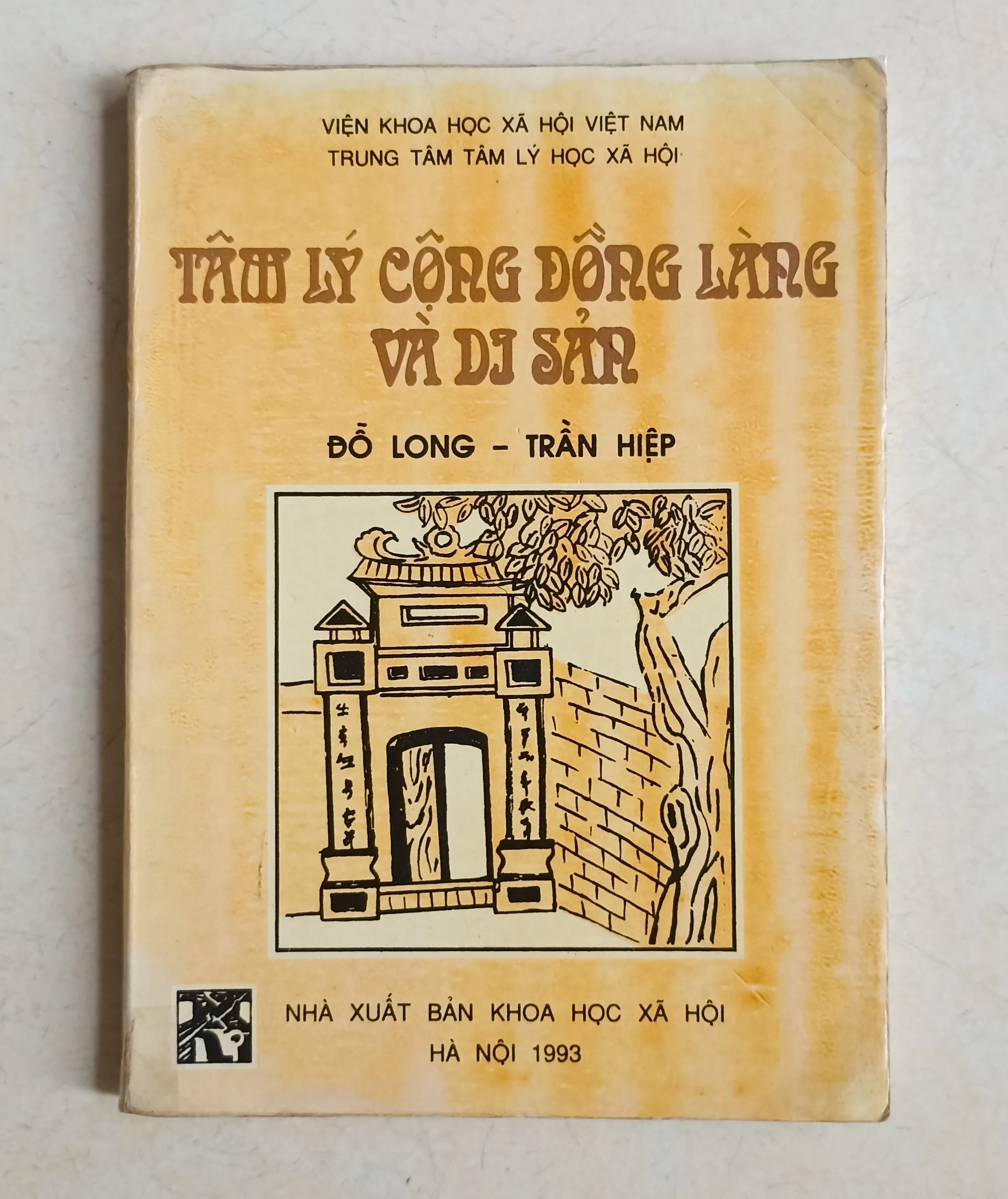 Tâm lý cộng đồng làng và di sản 🌻 by  - Sách Book Cover - Ngọc Hiển Books