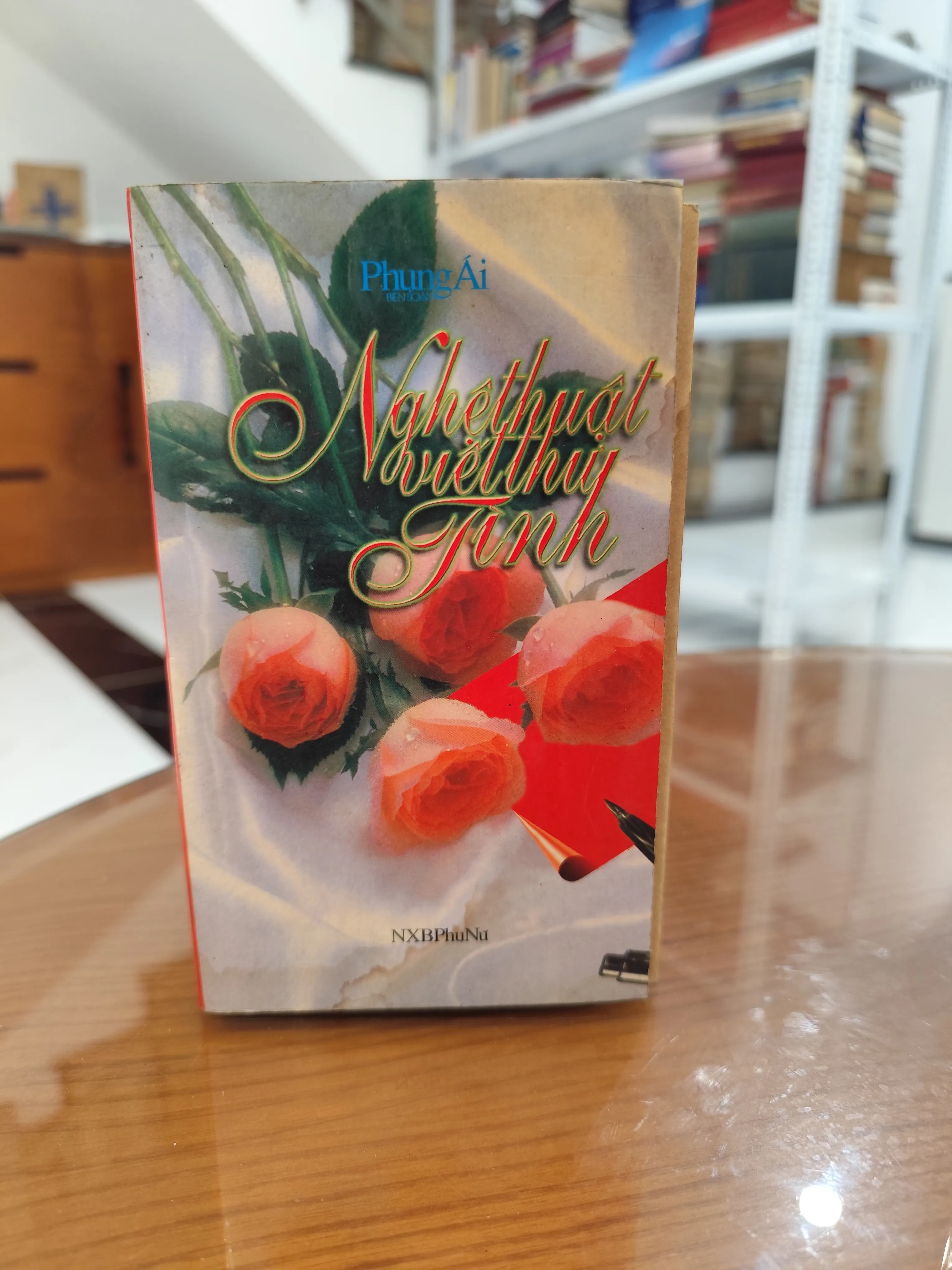 Nghệ thuật viết thư tình by  - Sách Book Cover - Ngọc Hiển Books