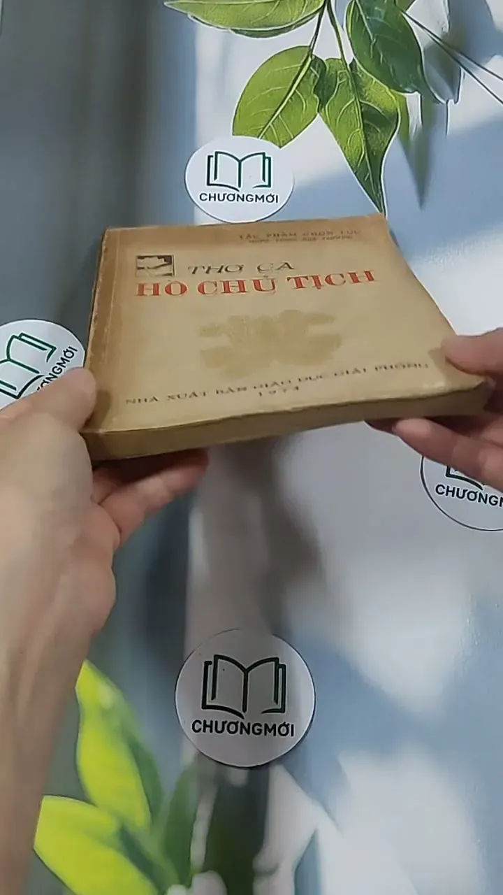 [MIỄN PHÍ BỌC SÁCH] Thơ Ca Hồ Chủ Tịch (1974) 674966