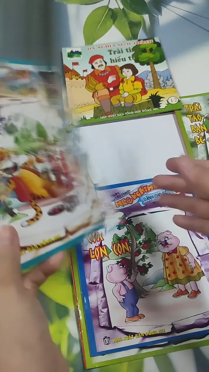 Combo Truyện Màu: Hổ Không Có Răng, Món Quà Của Lợn Con, Trái Táo Bạn Bè, Trái Tim Hiếu T 715655