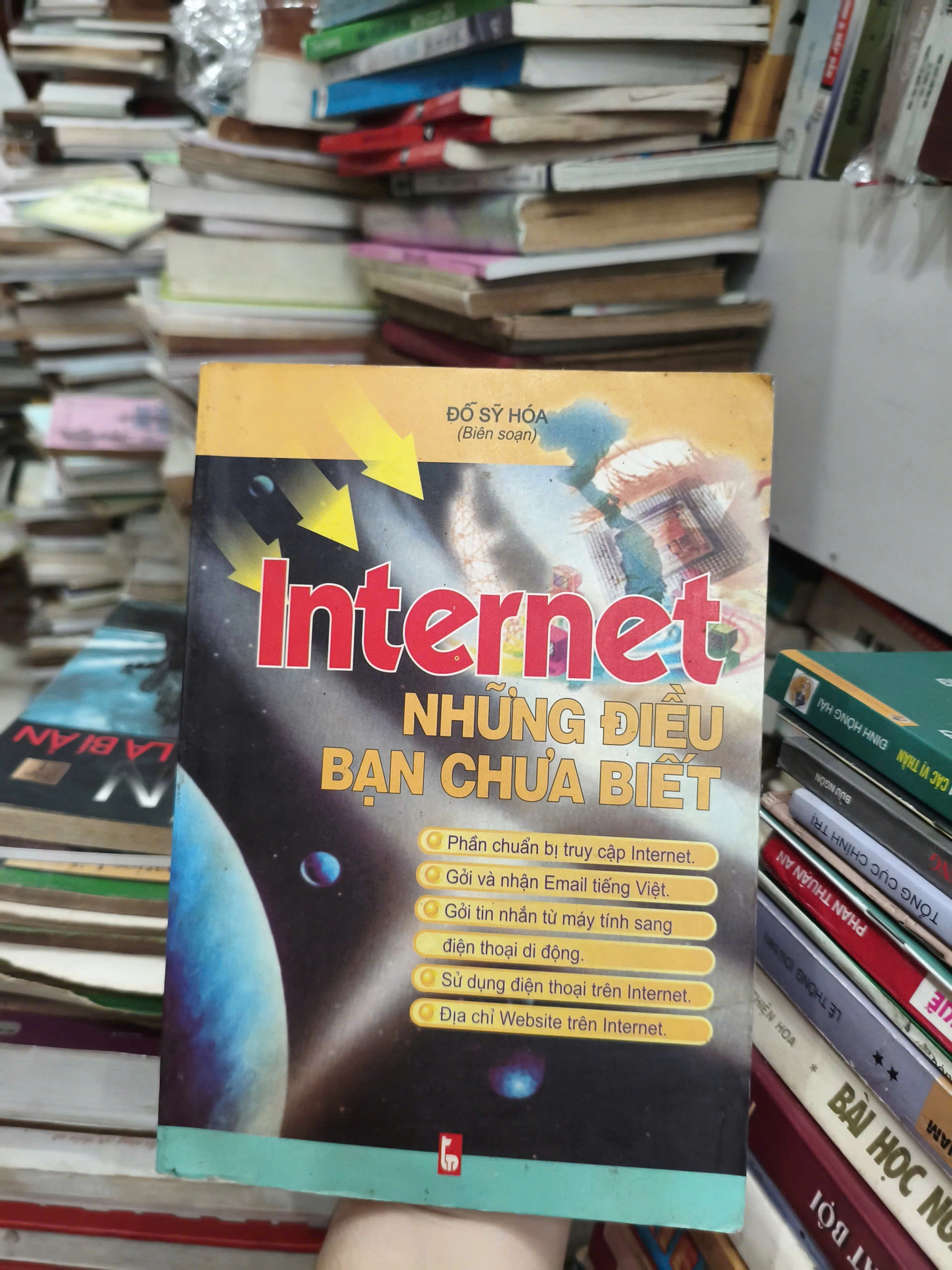 Internet - Những Điều Bạn Chưa Biết by  - Sách Book Cover - Ngọc Hiển Books