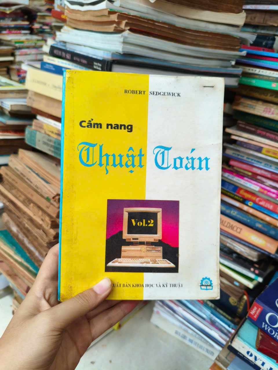 Cẩm Nang Thuật Toán by  - Sách Book Cover - Ngọc Hiển Books