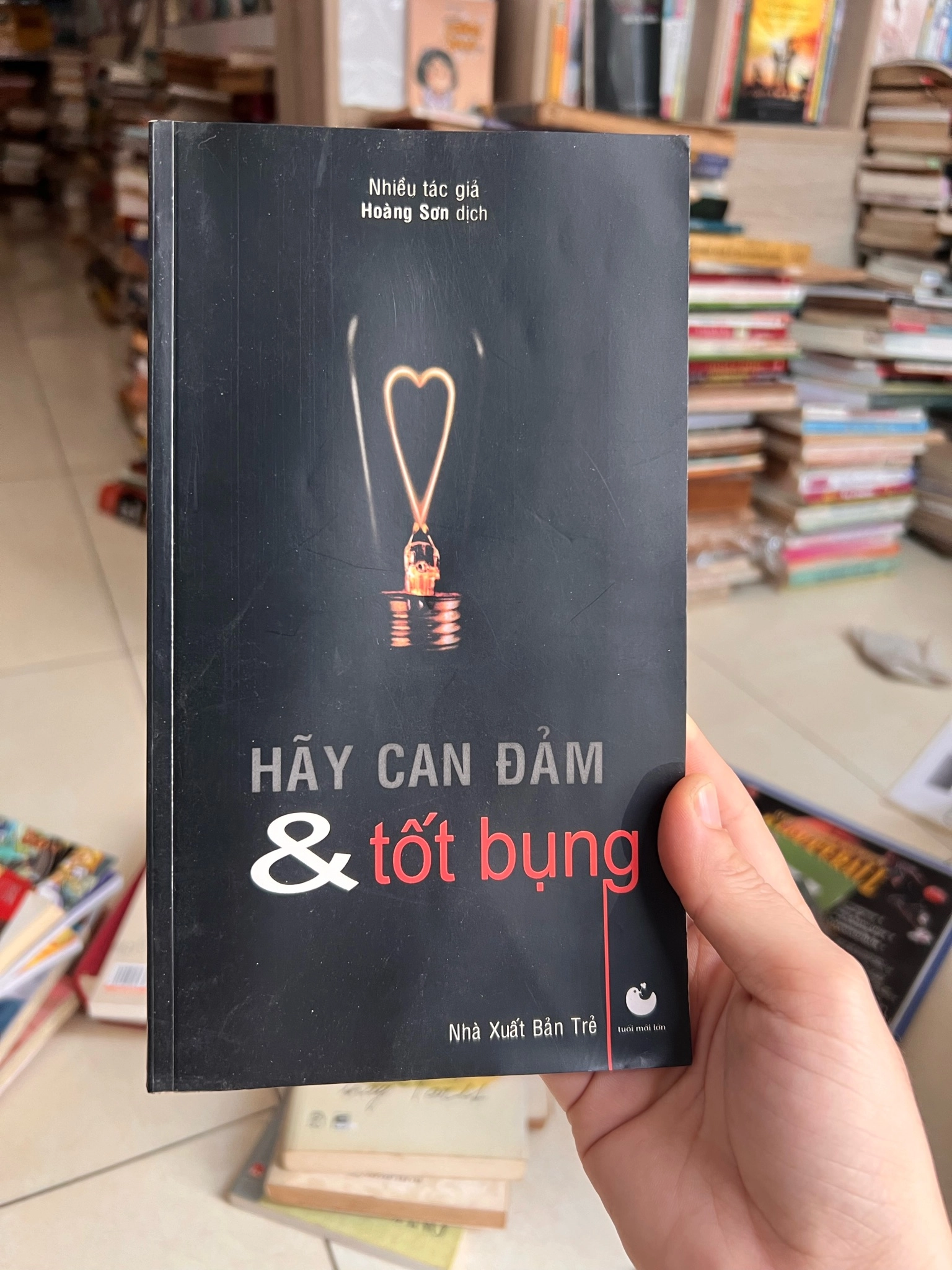 Hãy can đảm và tốt bụng by  - Sách Book Cover - Ngọc Hiển Books