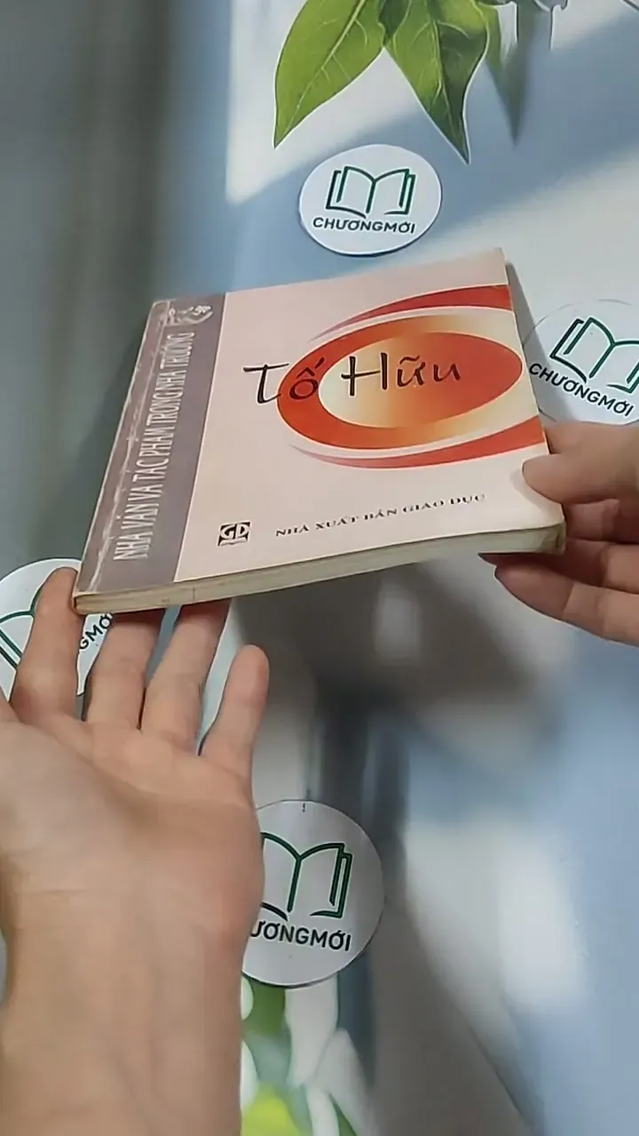 Tố Hữu - Nhà văn và tác phẩm trong nhà trường (1999) 698554