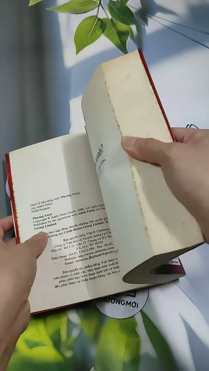 Bên Kia Đồi Cỏ Còn Xanh? - Adele Parks 707251