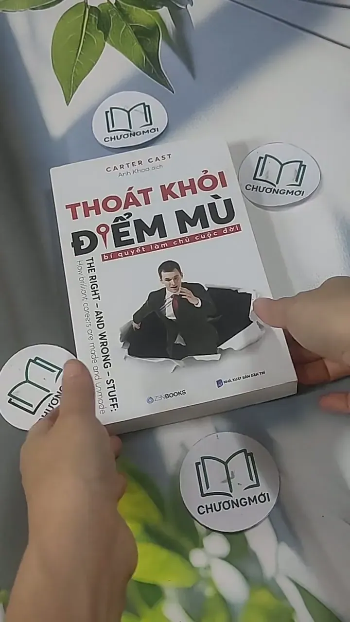 [MIỄN PHÍ BỌC SÁCH] Thoát Khỏi Điểm Mù - Carter Cast 705571