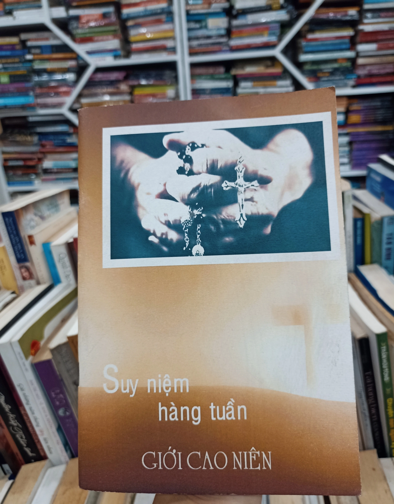 Suy Niệm Hàng Tuần Giới Cao Niên 🌻 by  - Sách Book Cover - Ngọc Hiển Books