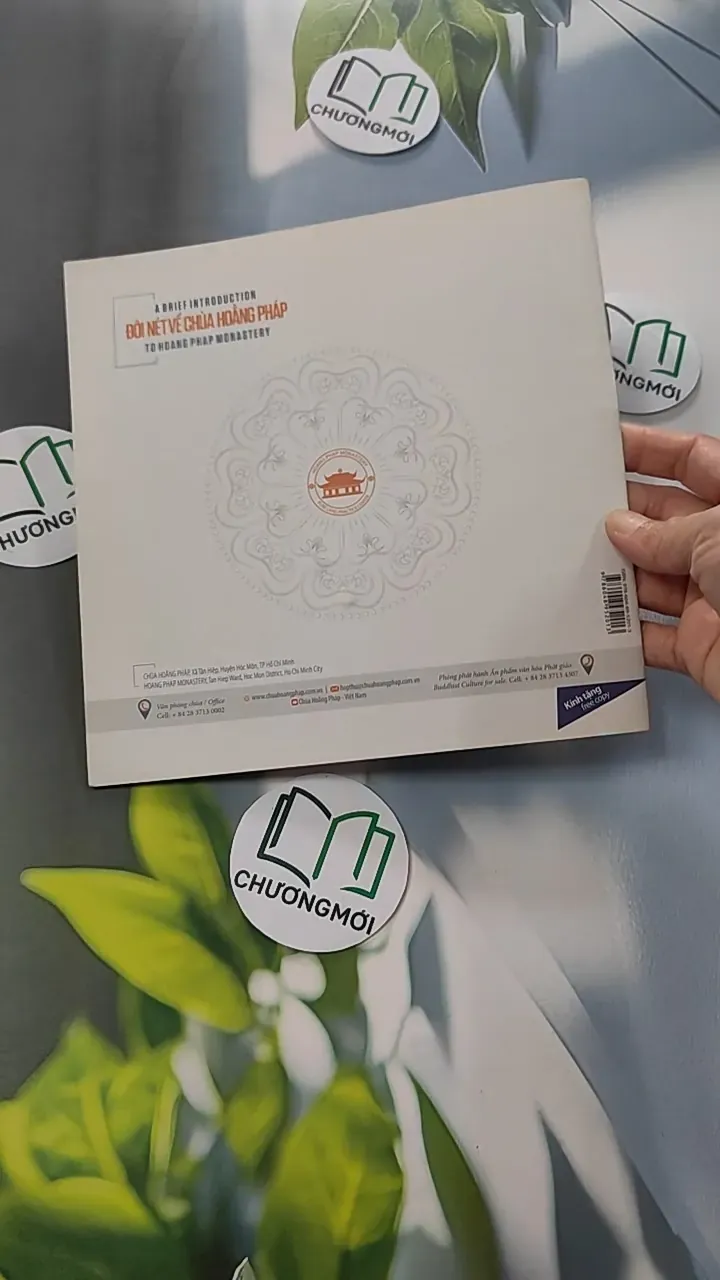 Đôi Nét Về Chùa Hoằng Pháp - Song Ngữ - Thích Chân Tính 775957