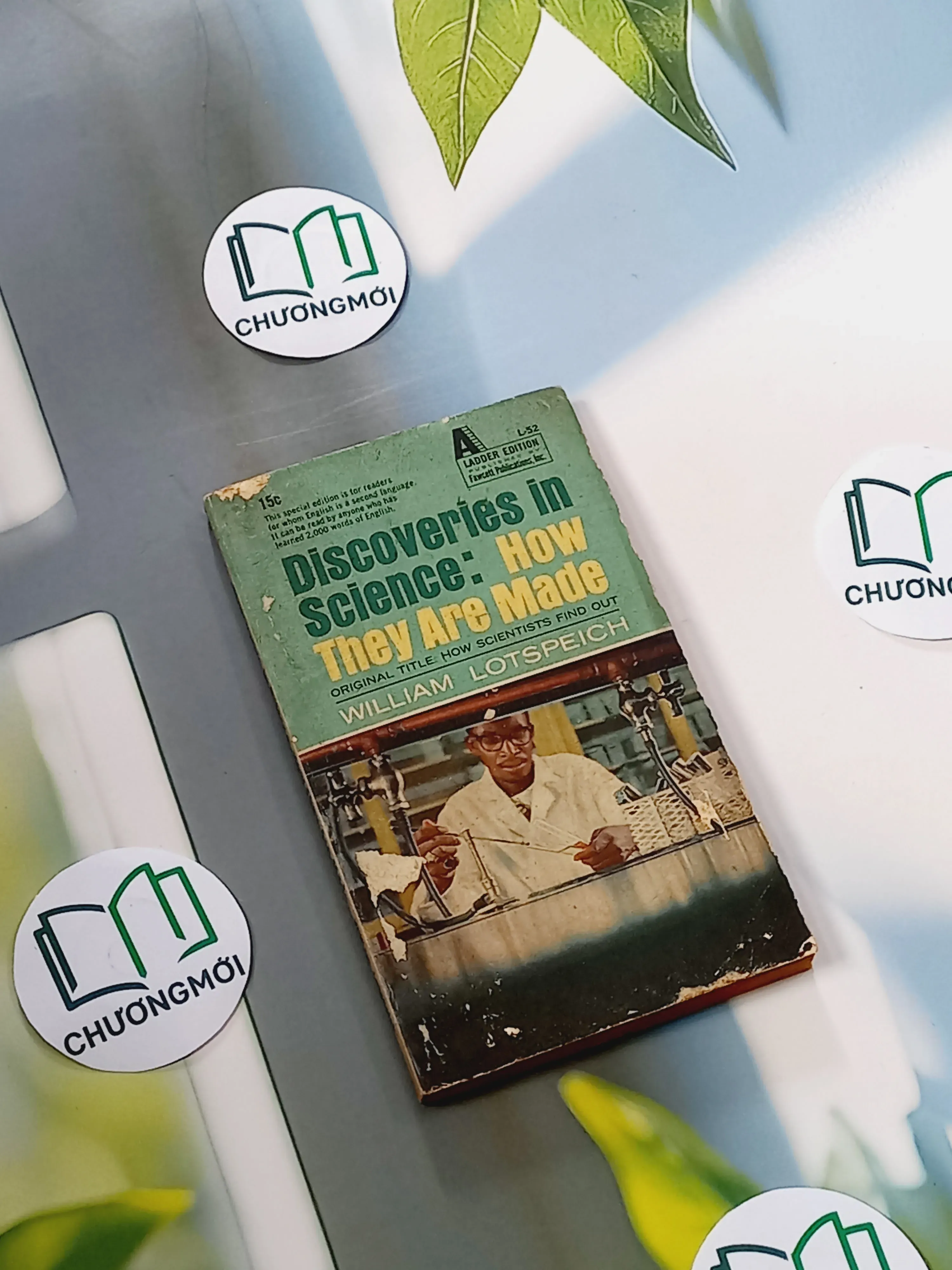 [MIỄN PHÍ BỌC SÁCH] [XƯA] Discoveries in Science: How They Are Made (Ladder Edition) (1965) - William Lotspeich