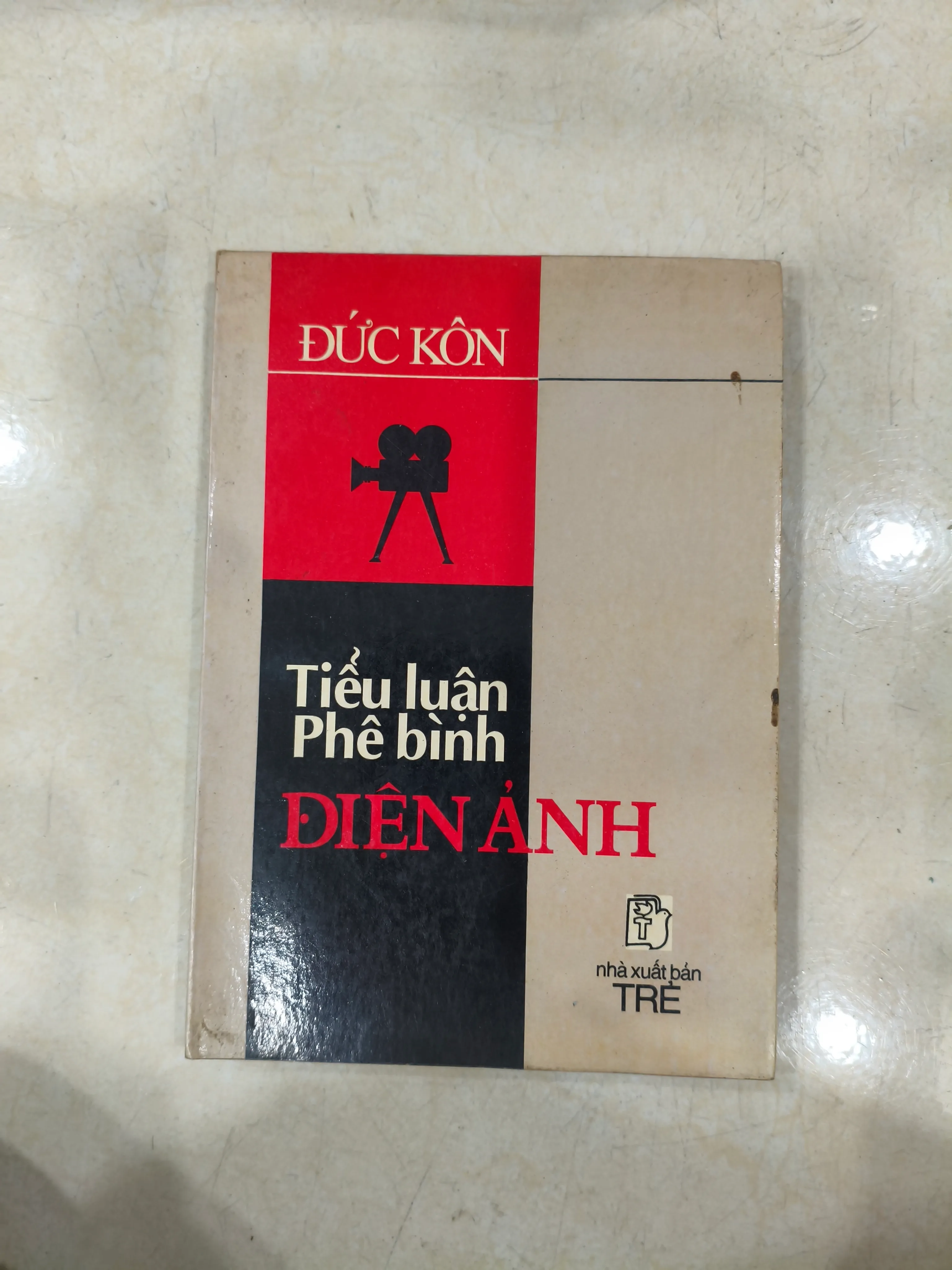 Tiểu luận phê bình điện ảnh 🌱 by  - Sách Book Cover - Ngọc Hiển Books