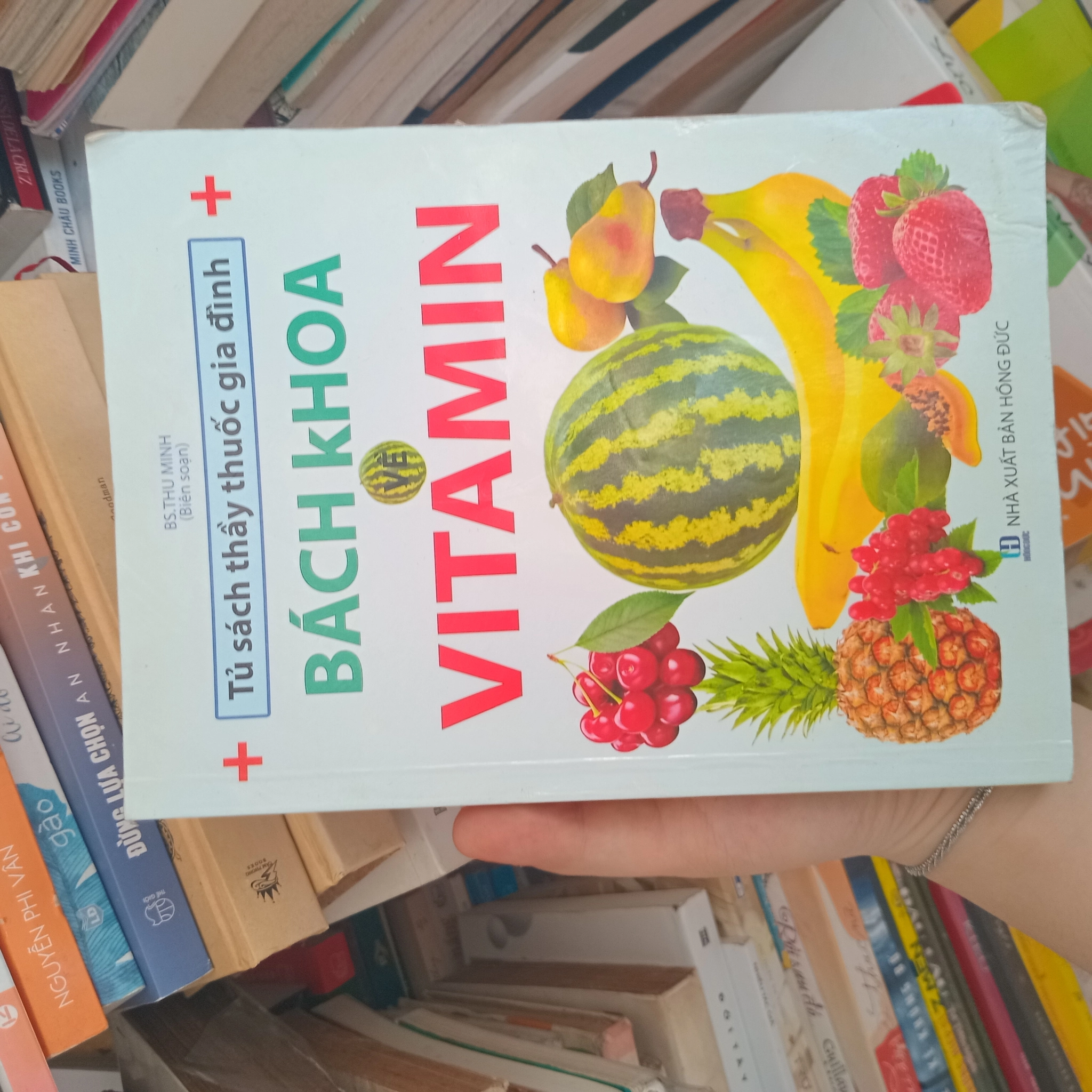 Bách khoa về vitamin c 📚 by  - Sách Book Cover - Ngọc Hiển Books