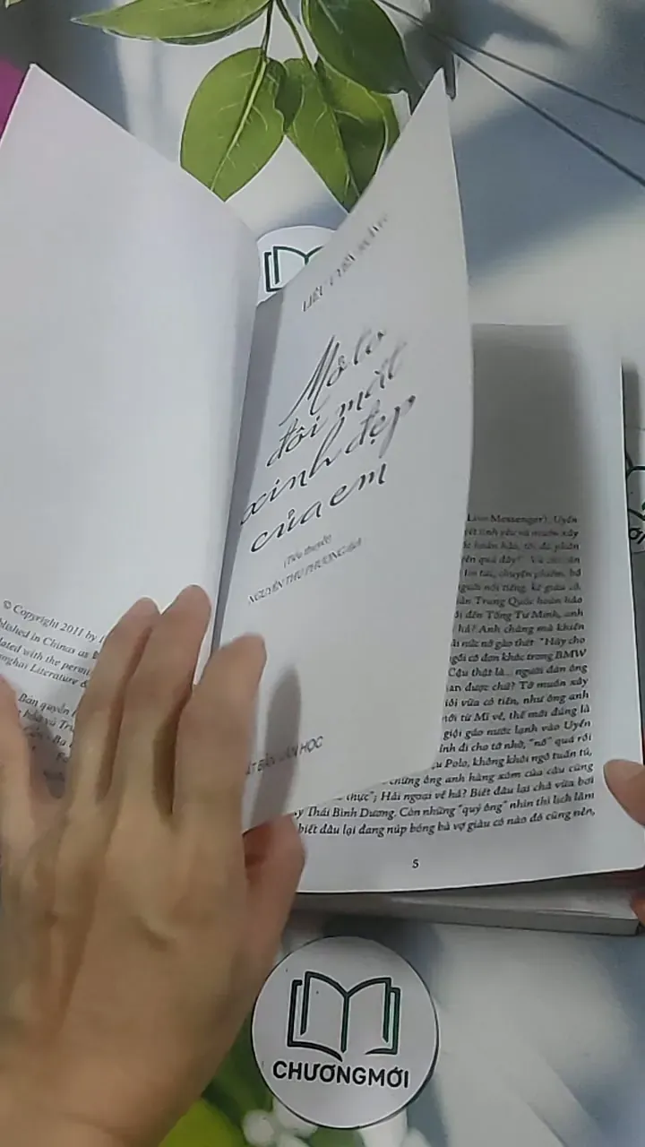 Mở to đôi mắt xinh đẹp của em - Lưu Uyển Hồng 688590