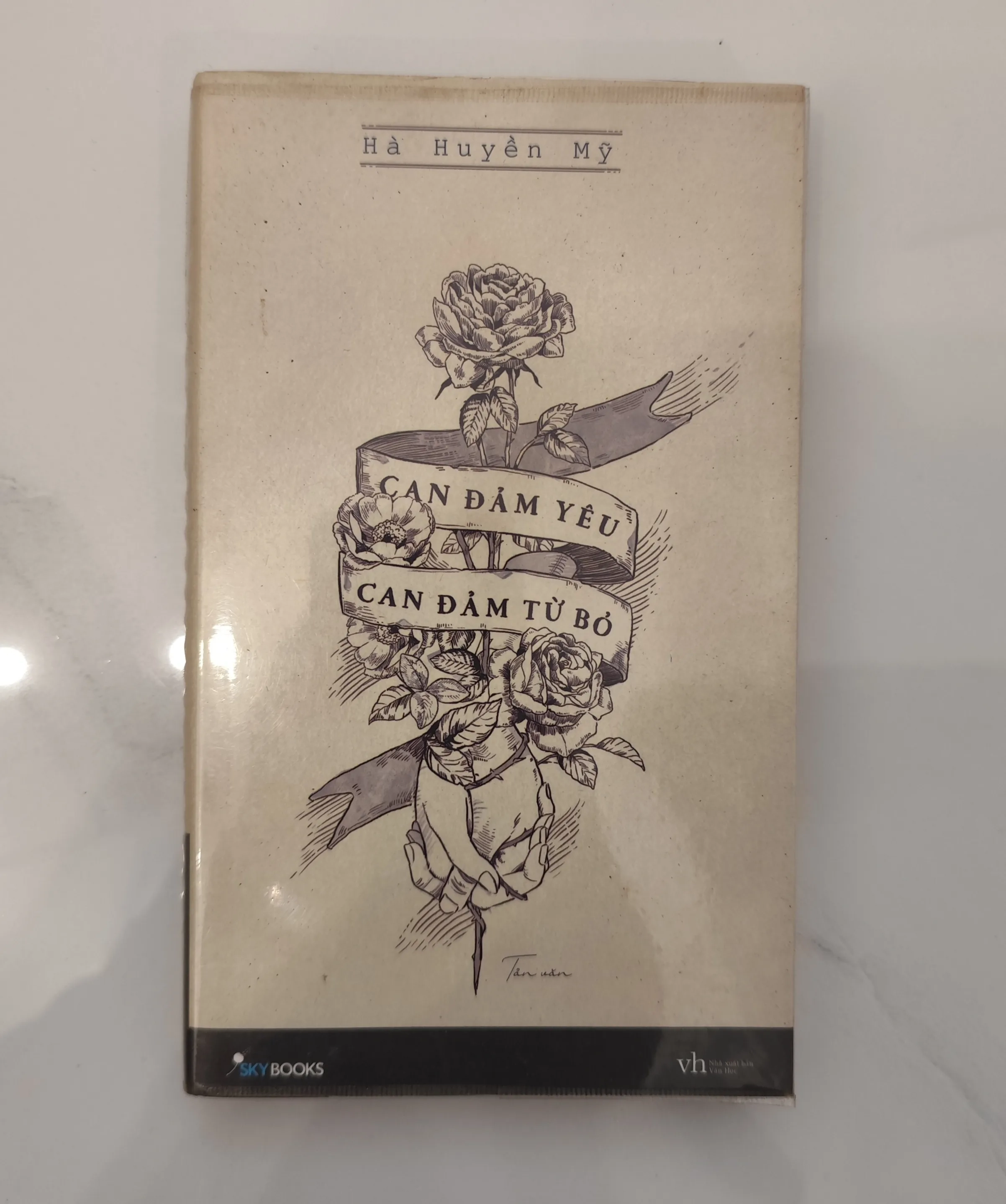 Can đảm yêu can đảm từ bỏ by  - Sách Book Cover - Ngọc Hiển Books