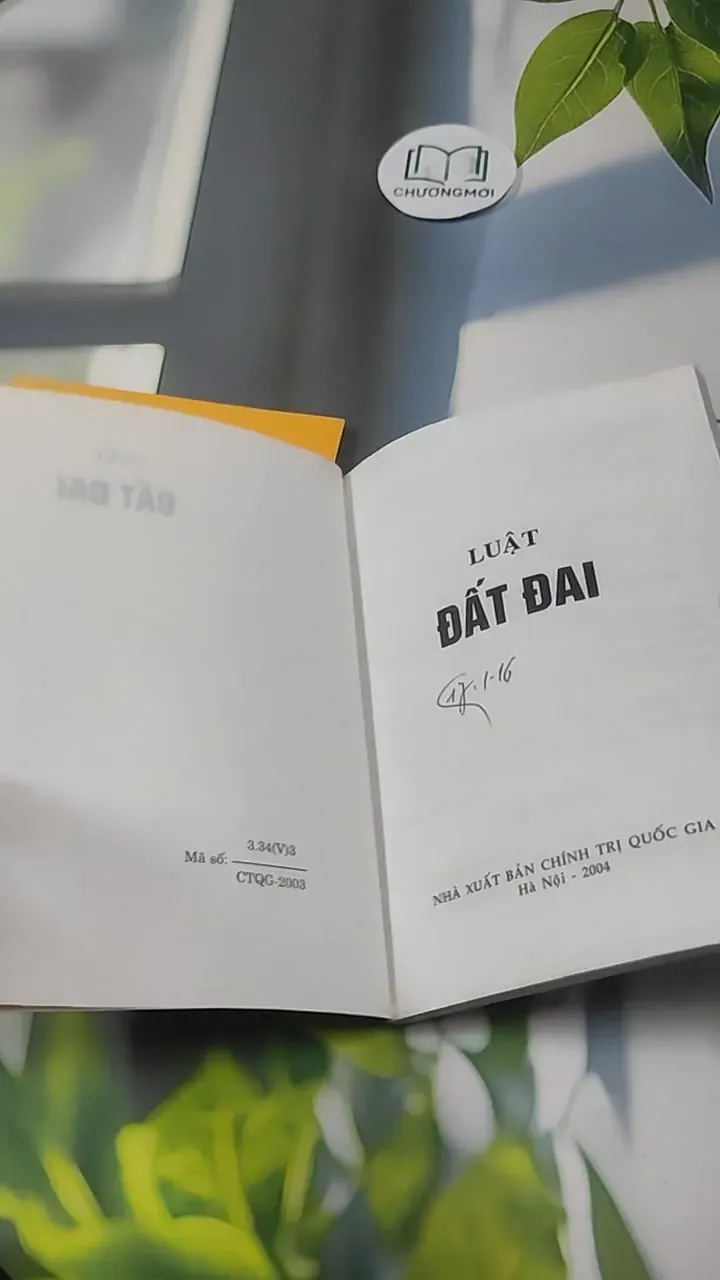 Combo: Bộ Luật Lao Động Của Nước Cộng Hòa XHCN Việt Nam, Luật Đất Đai 727363