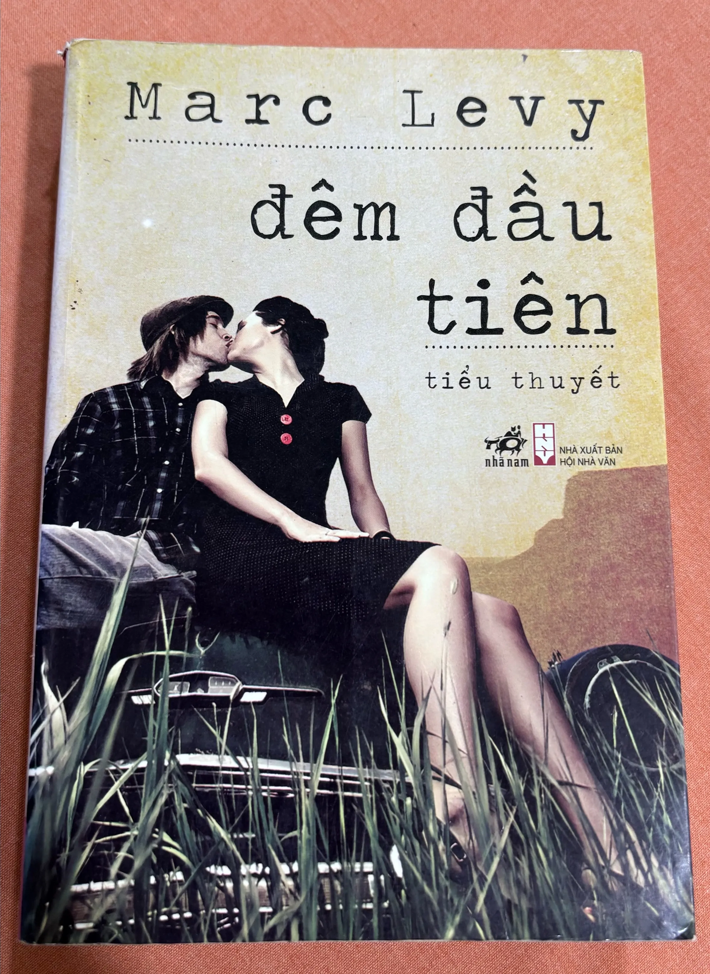 Đêm đầu tiên 🌊 by  - Sách Book Cover - Ngọc Hiển Books