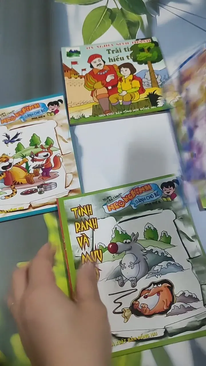 Combo Truyện Màu: Hổ Không Có Răng, Món Quà Của Lợn Con, Trái Táo Bạn Bè, Trái Tim Hiếu T 715655