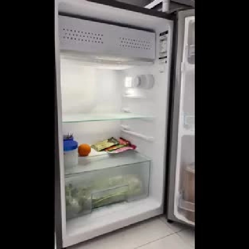 Tủ lạnh 95lit mới 99%, bảo hành 2 năm, freeship