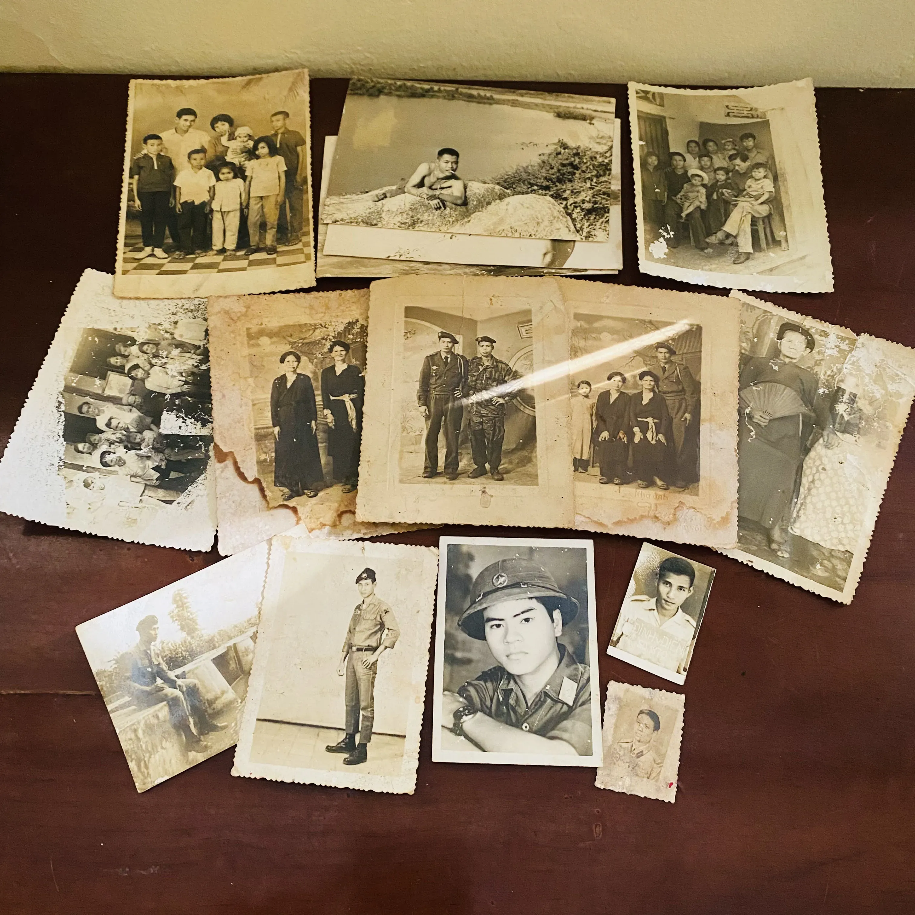 Lô ảnh và giấy tờ xưa  994831