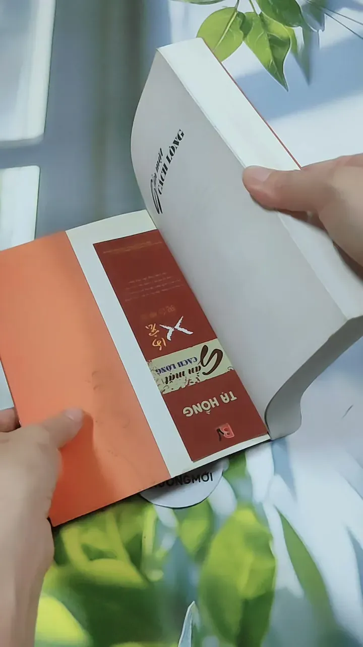 Gần Mặt Cách Lòng - Tạ Hồng 744733