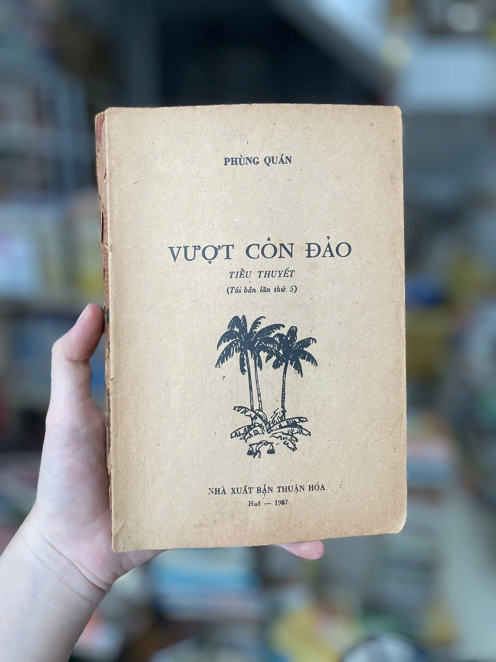 Vượt Côn Đảo - Phùng Quán by  - Sách Book Cover - Ngọc Hiển Books