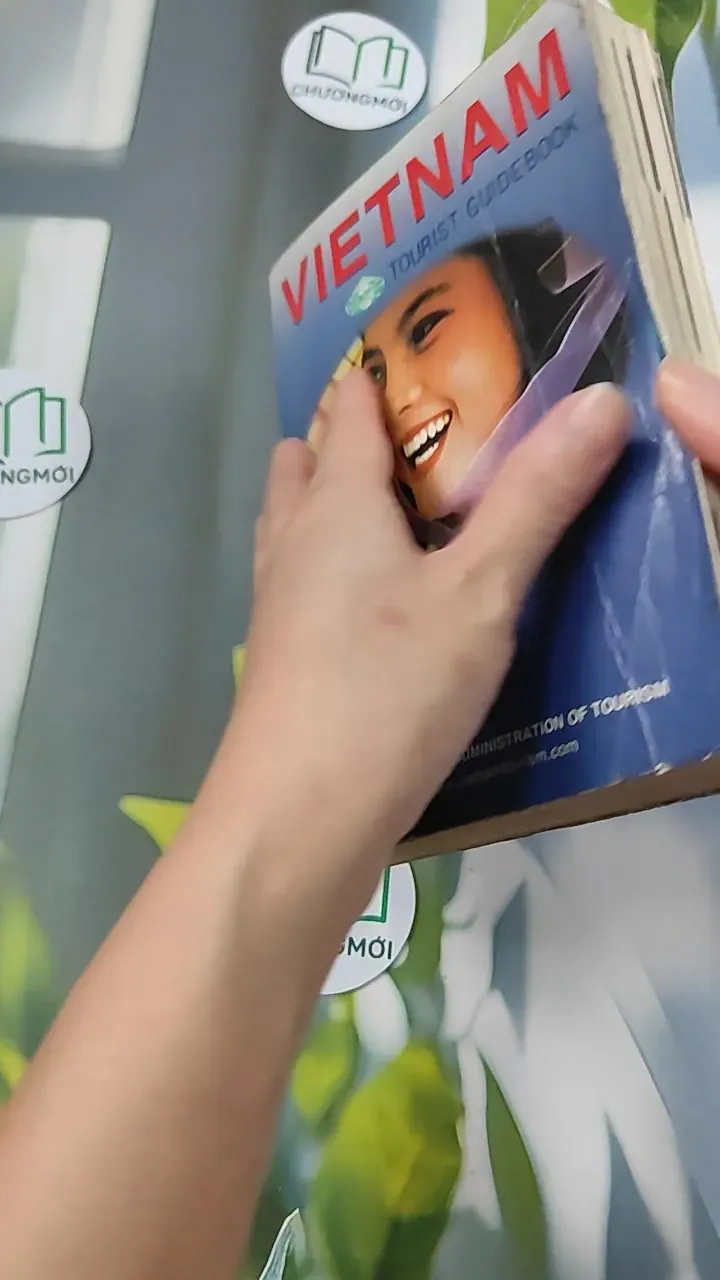 Vietnam Tourist Guidebook - Vietnam National Administration of Tourism 754516