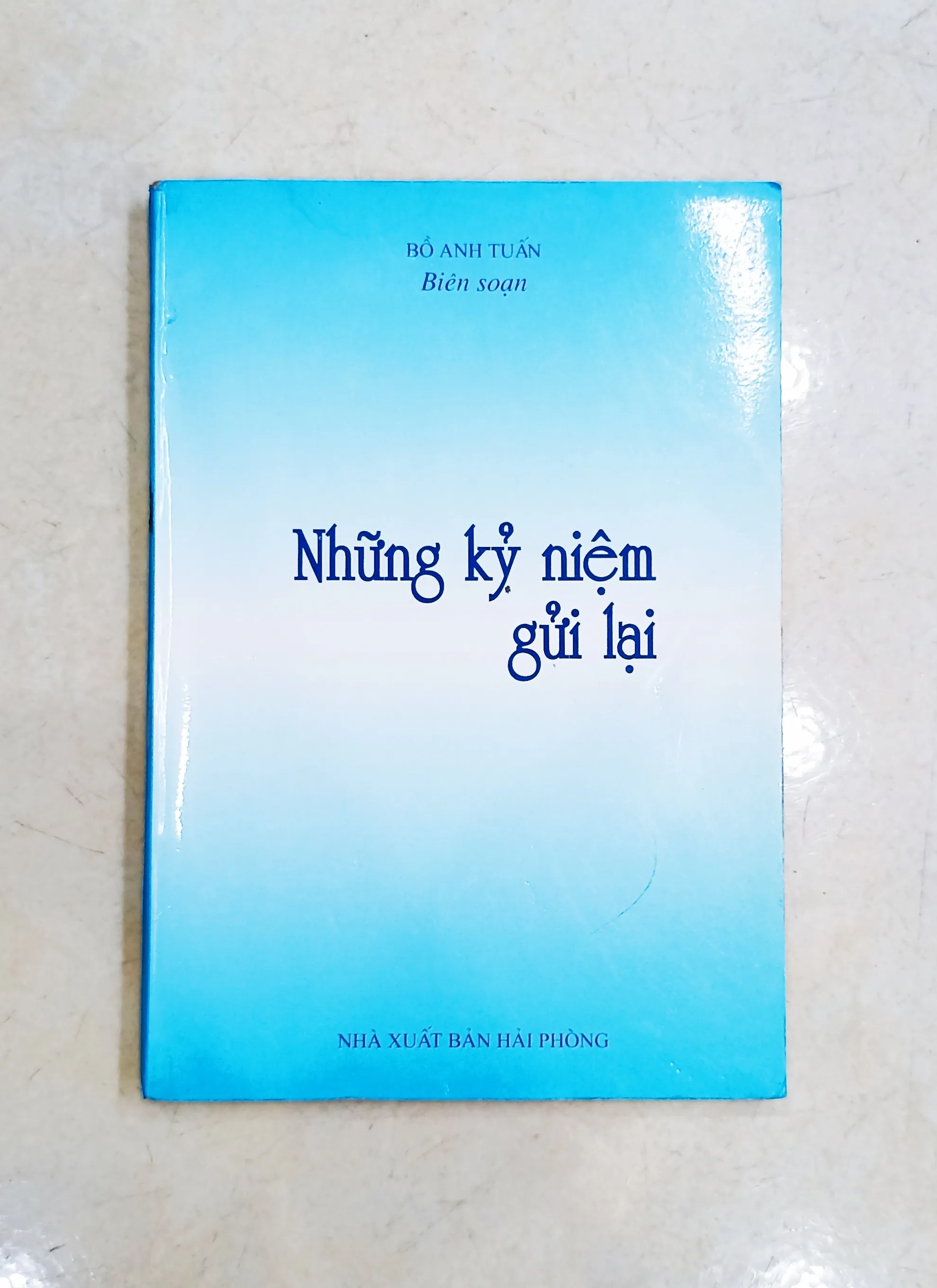 Những kỷ niệm gửi lại 🌻 by  - Sách Book Cover - Ngọc Hiển Books