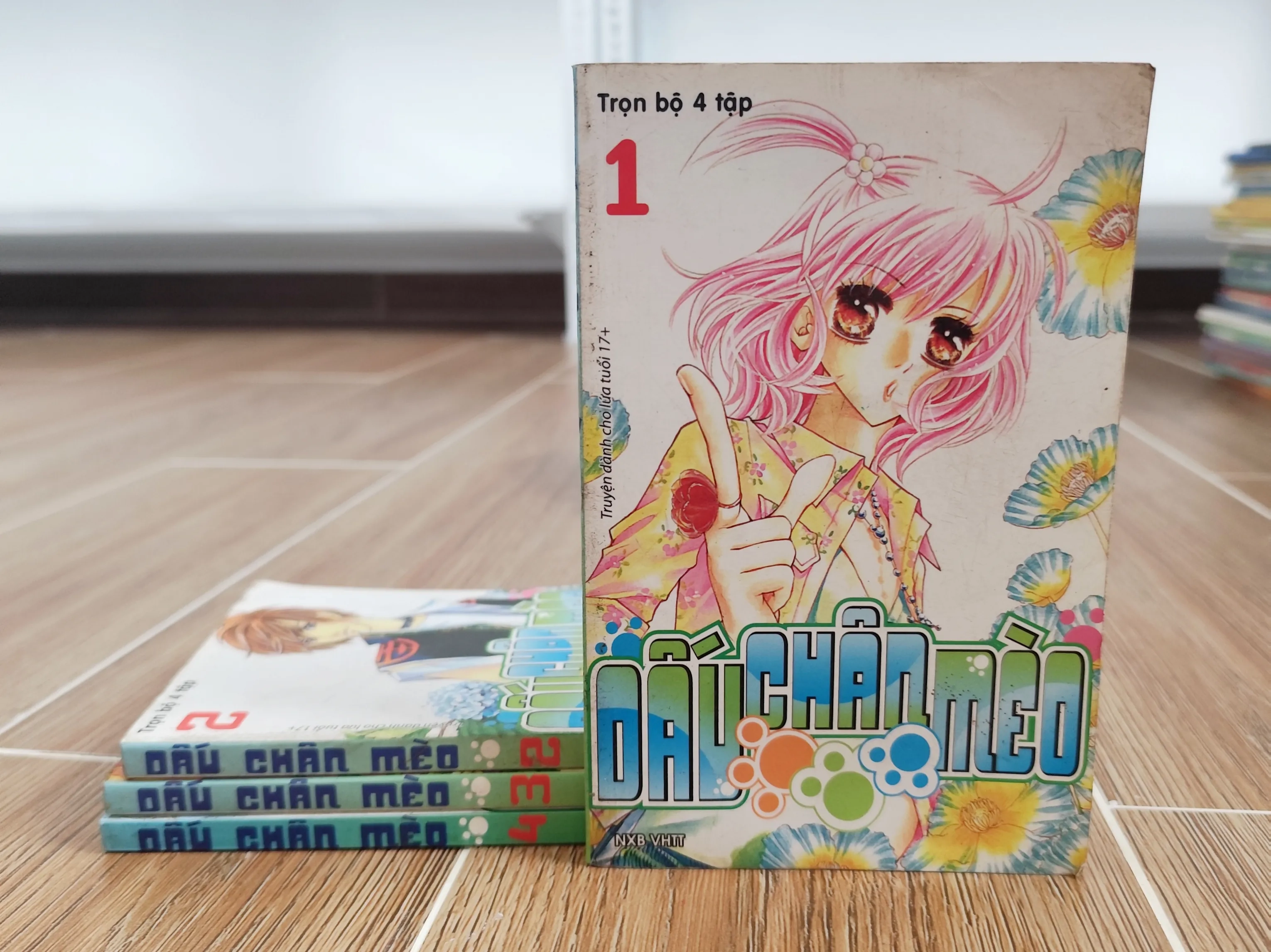 Trọn bộ dấu chân mèo by  - Sách Book Cover - Ngọc Hiển Books