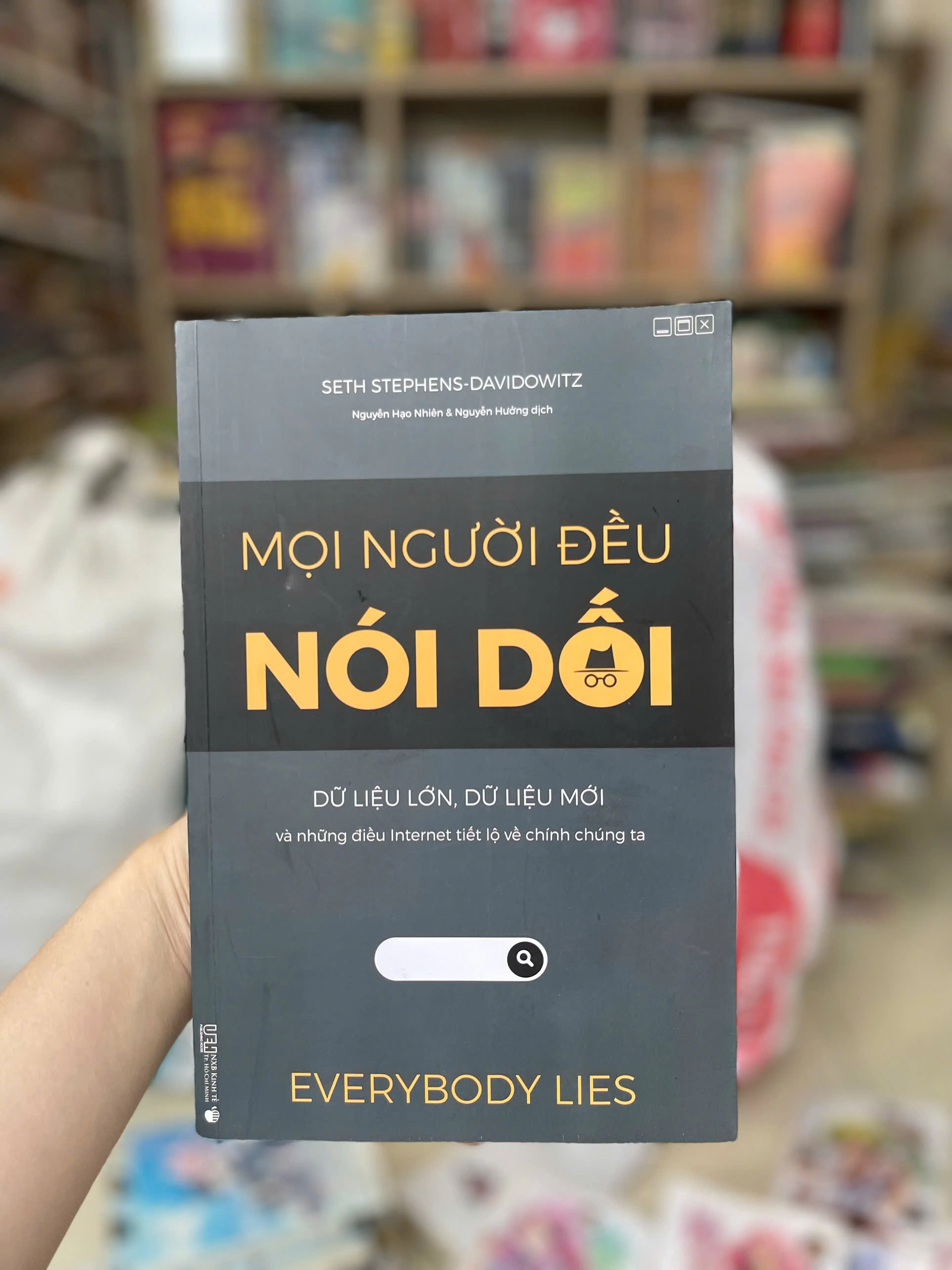 Mọi Người Đều Nói Dối by  - Sách Book Cover - Ngọc Hiển Books
