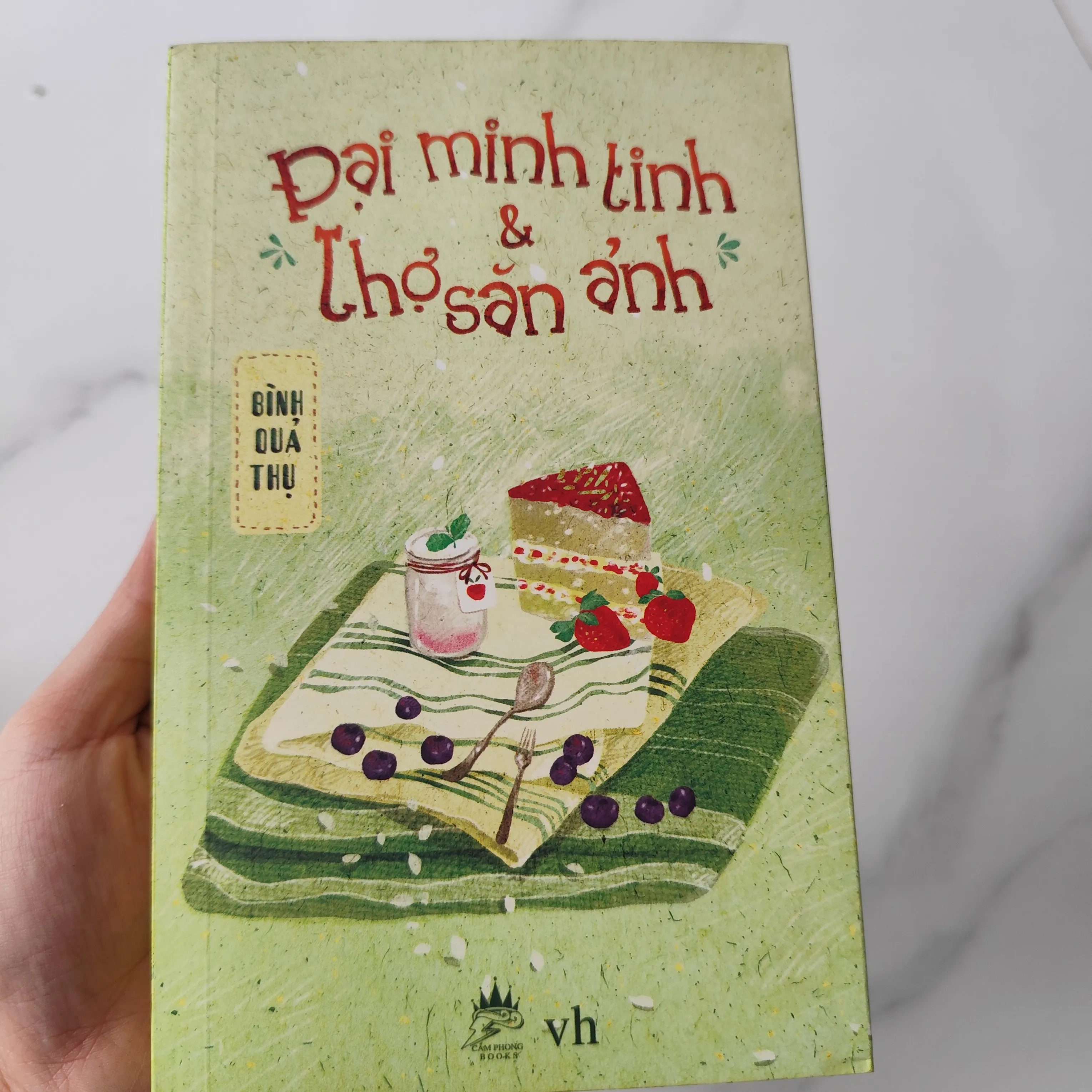 Đại Minh Tinh và thợ săn ảnh by  - Sách Book Cover - Ngọc Hiển Books