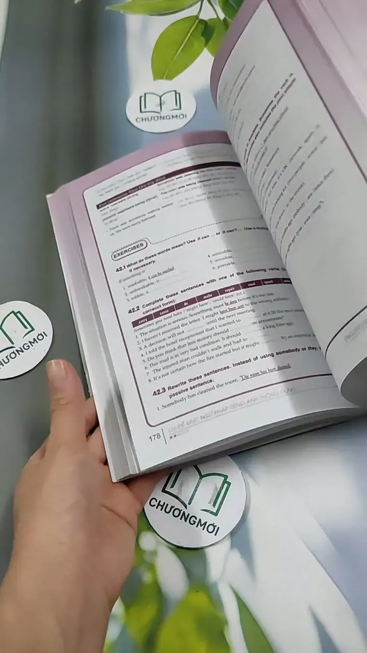 [MIỄN PHÍ BỌC SÁCH] English Grammar In Use - 136 Đề Mục Ngữ Pháp Tiếng Anh Thông Dụng 713909