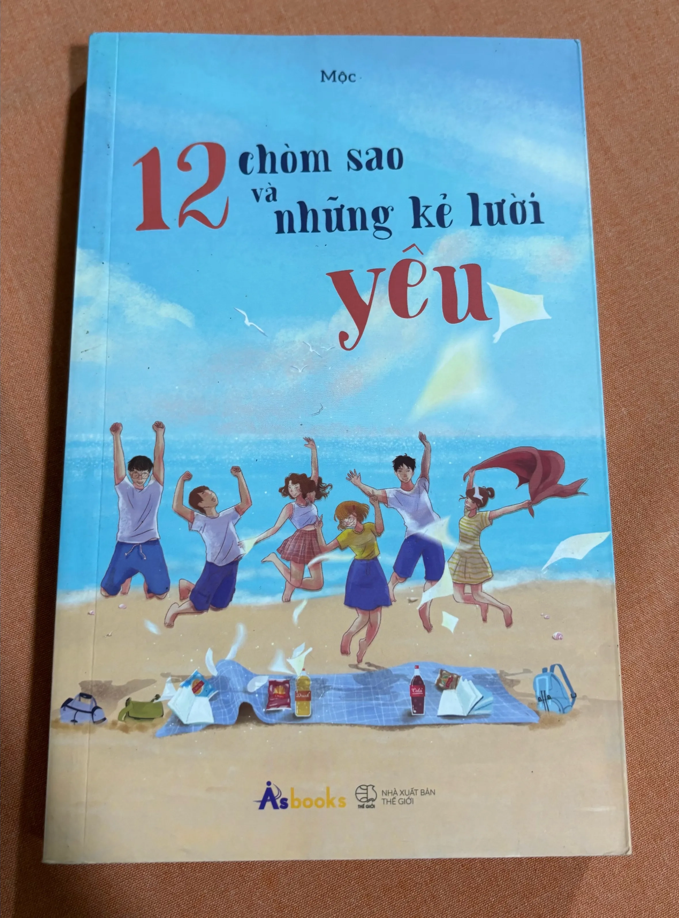 12 chòm sao và những kẻ lười yêu 🌊 by  - Sách Book Cover - Ngọc Hiển Books