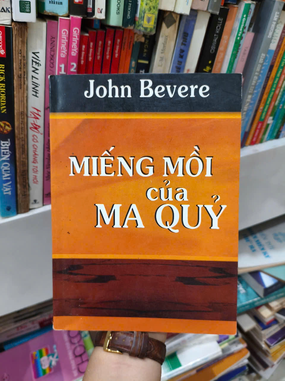 Miếng Mồi Của Ma Quỷ by  - Sách Book Cover - Ngọc Hiển Books
