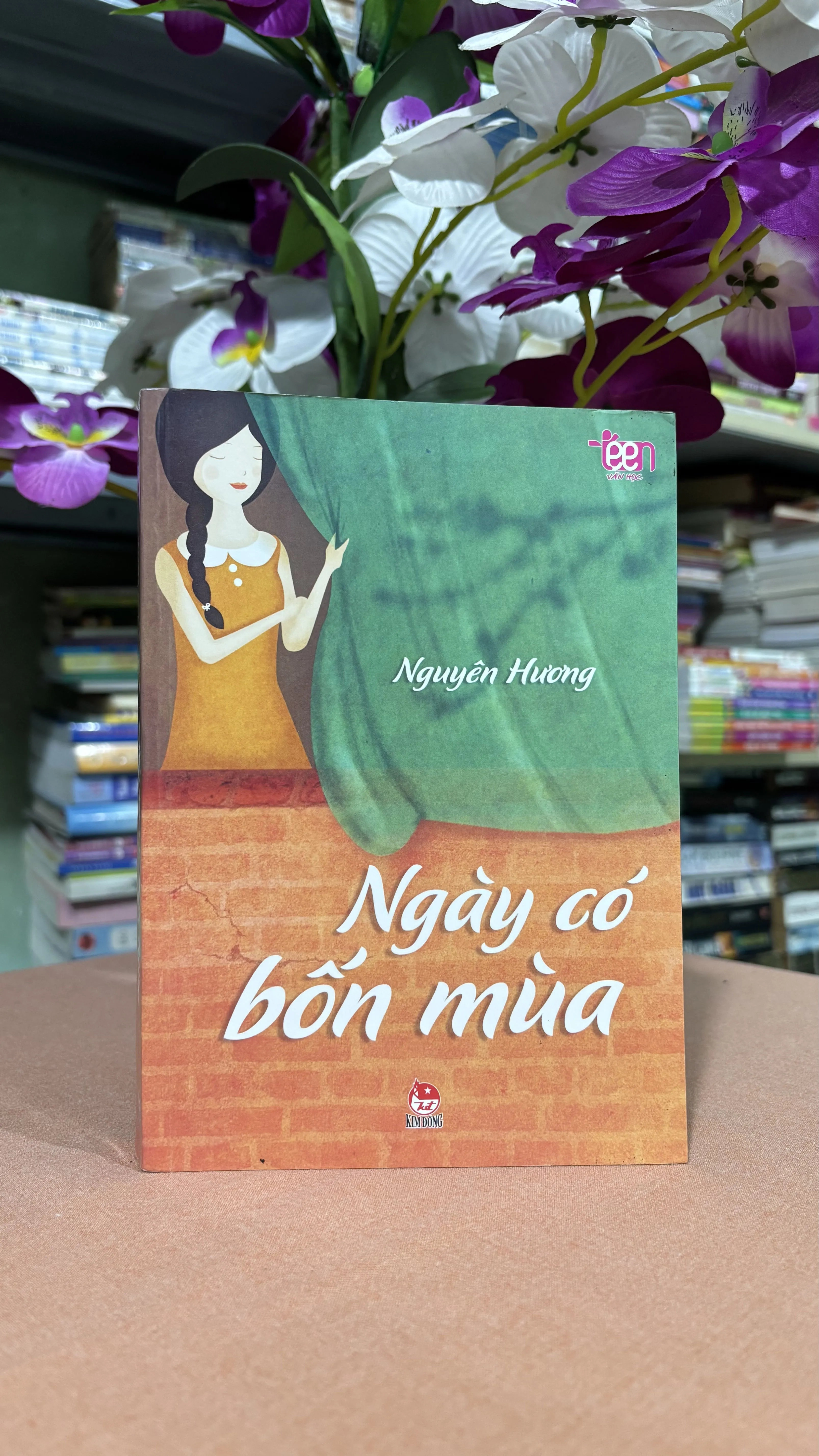 Ngày có bốn mùa 🌊 by  - Sách Book Cover - Ngọc Hiển Books