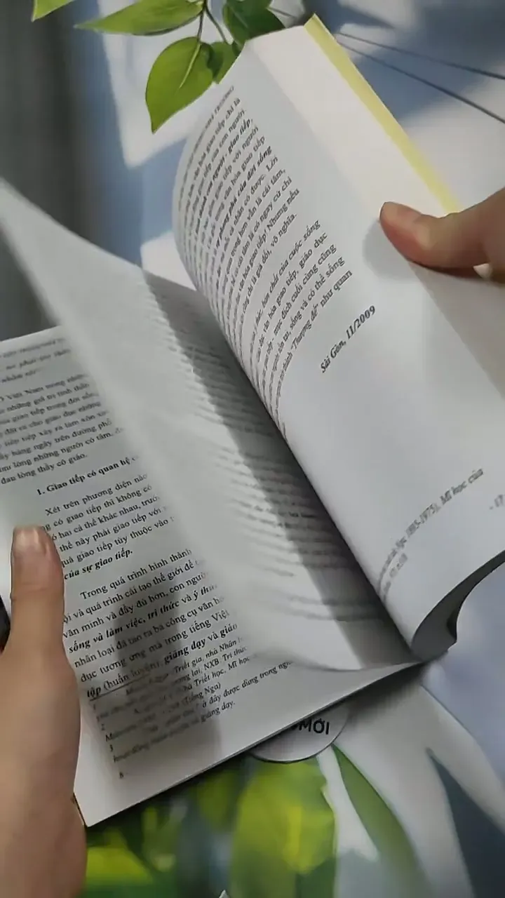 Văn Hóa Giao Tiếp Trong Nhà Trường - ThS. Nguyễn Thị Kim Ngân 707305