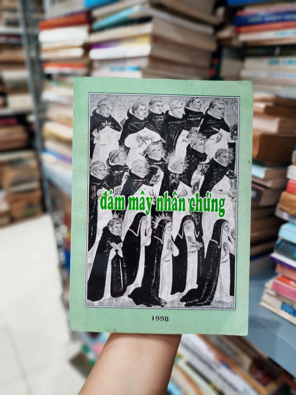Đám Mây Nhân Chứng by  - Sách Book Cover - Ngọc Hiển Books