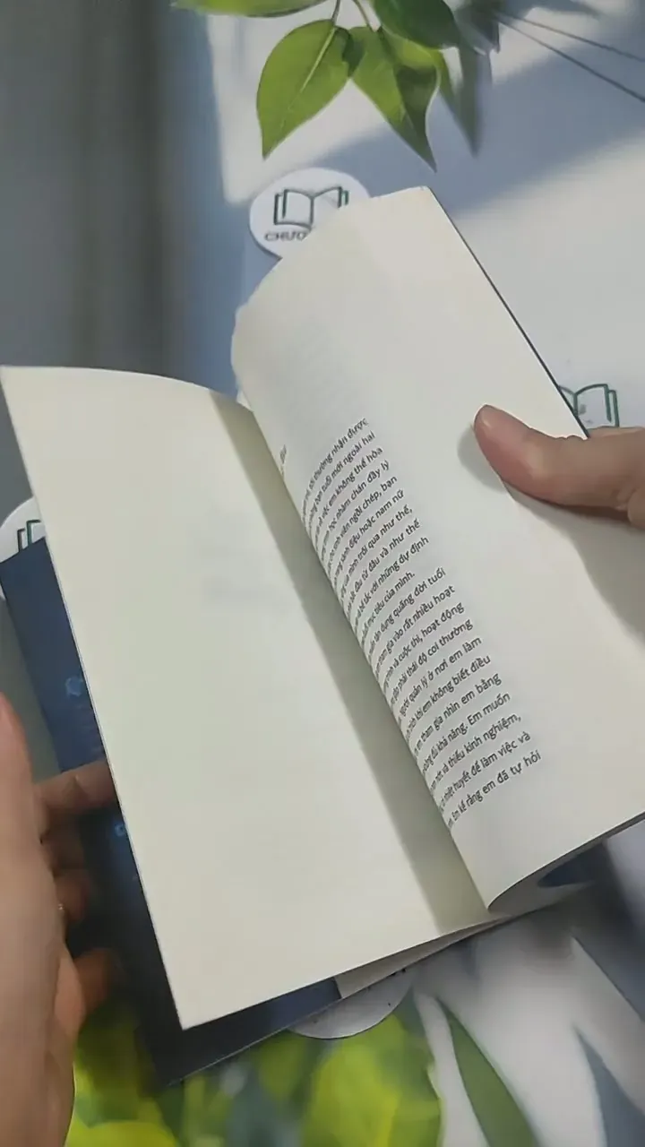 Tuổi Trẻ Đáng Giá Bao Nhiêu - Rosie Nguyễn 715611