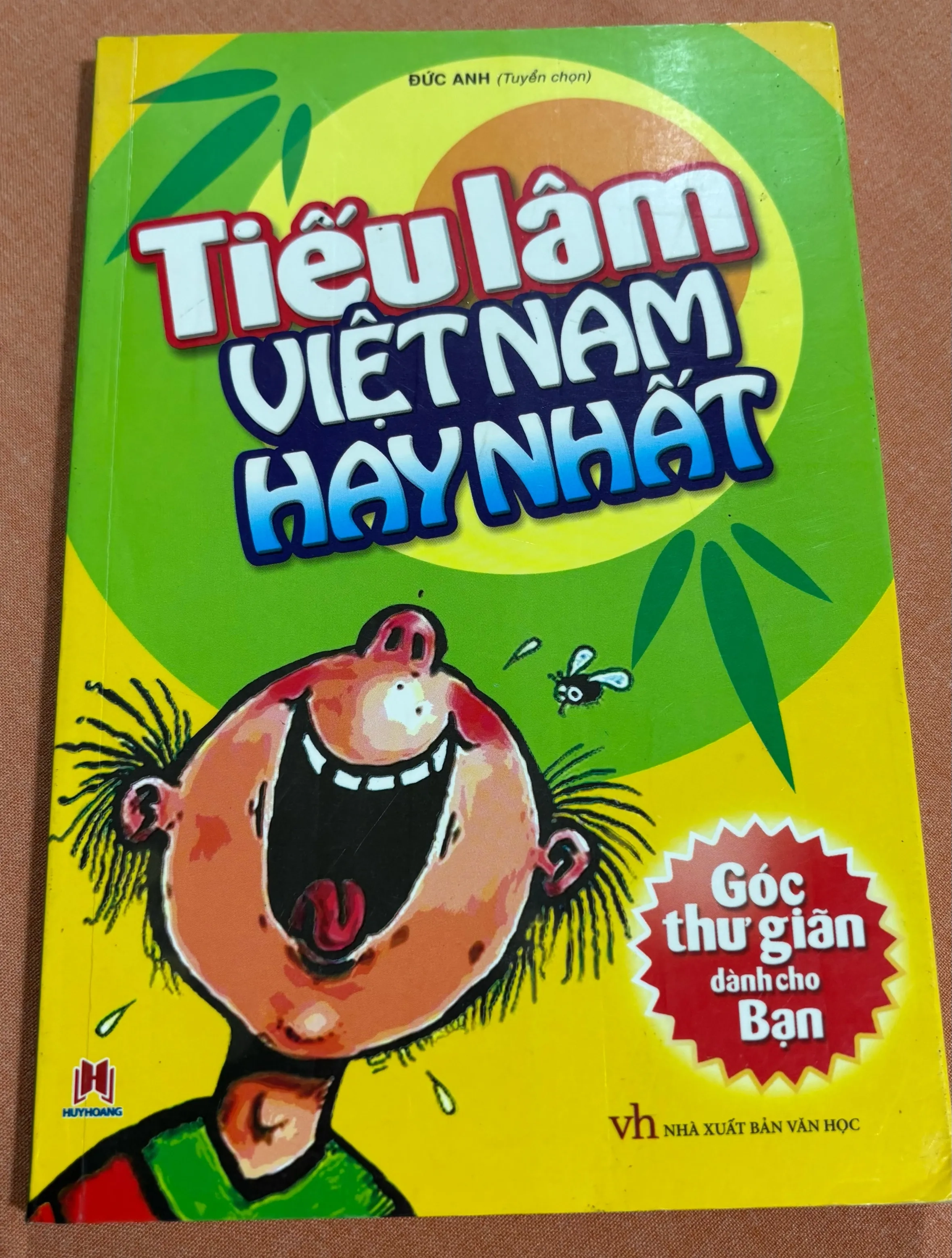 Tiếu lâm Việt Nam hay nhất 🌊 by  - Sách Book Cover - Ngọc Hiển Books