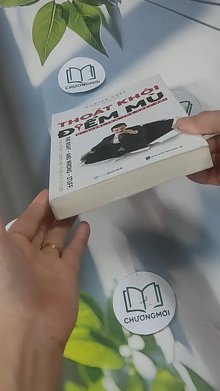 [MIỄN PHÍ BỌC SÁCH] Thoát Khỏi Điểm Mù - Carter Cast 705571