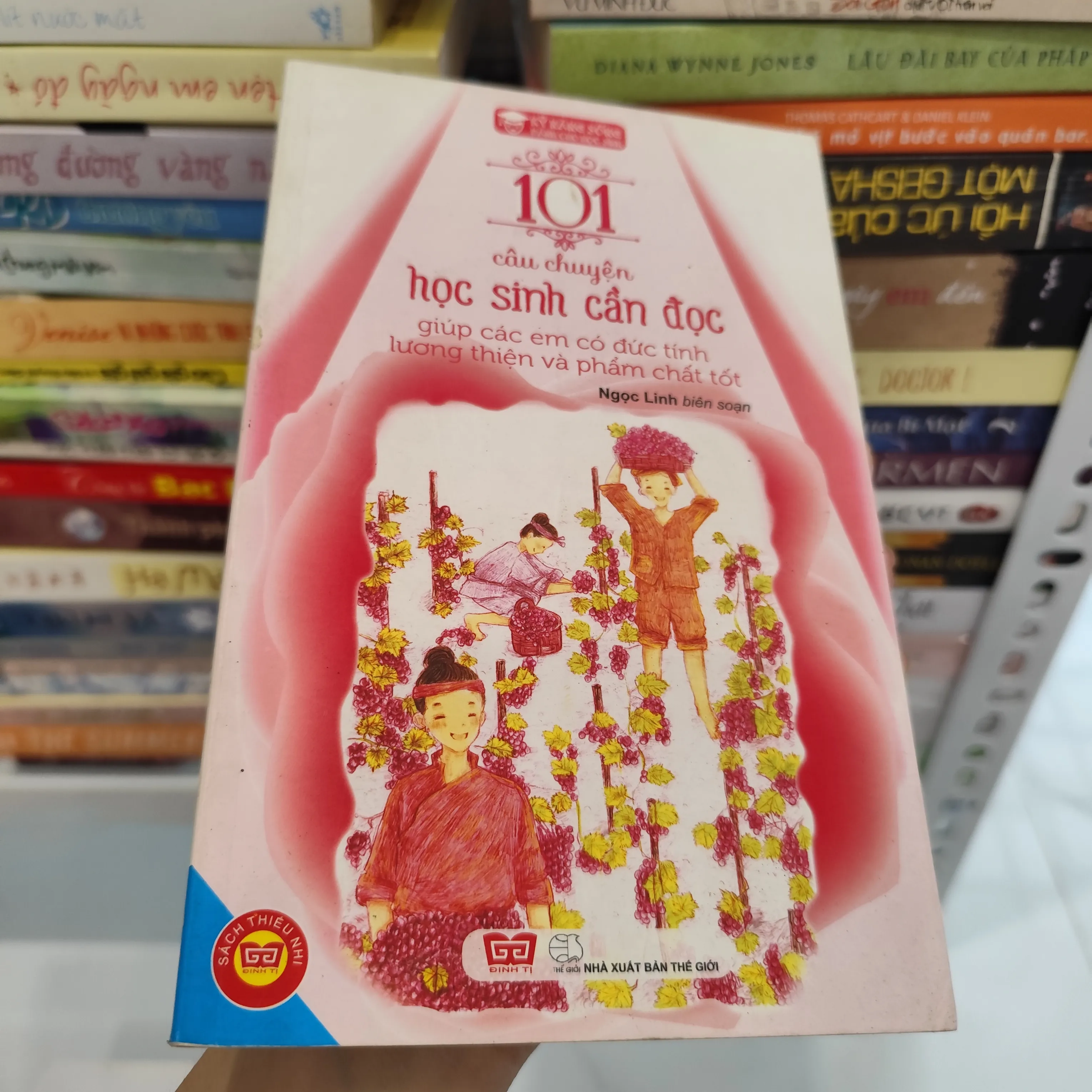 101 câu chuyện học sinh cần đọc by  - Sách Book Cover - Ngọc Hiển Books