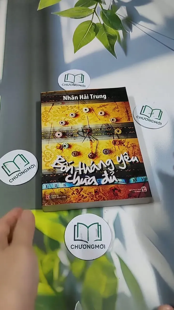 Bốn Tháng Yêu Chưa Đủ - Nhân Hải Trung 705722