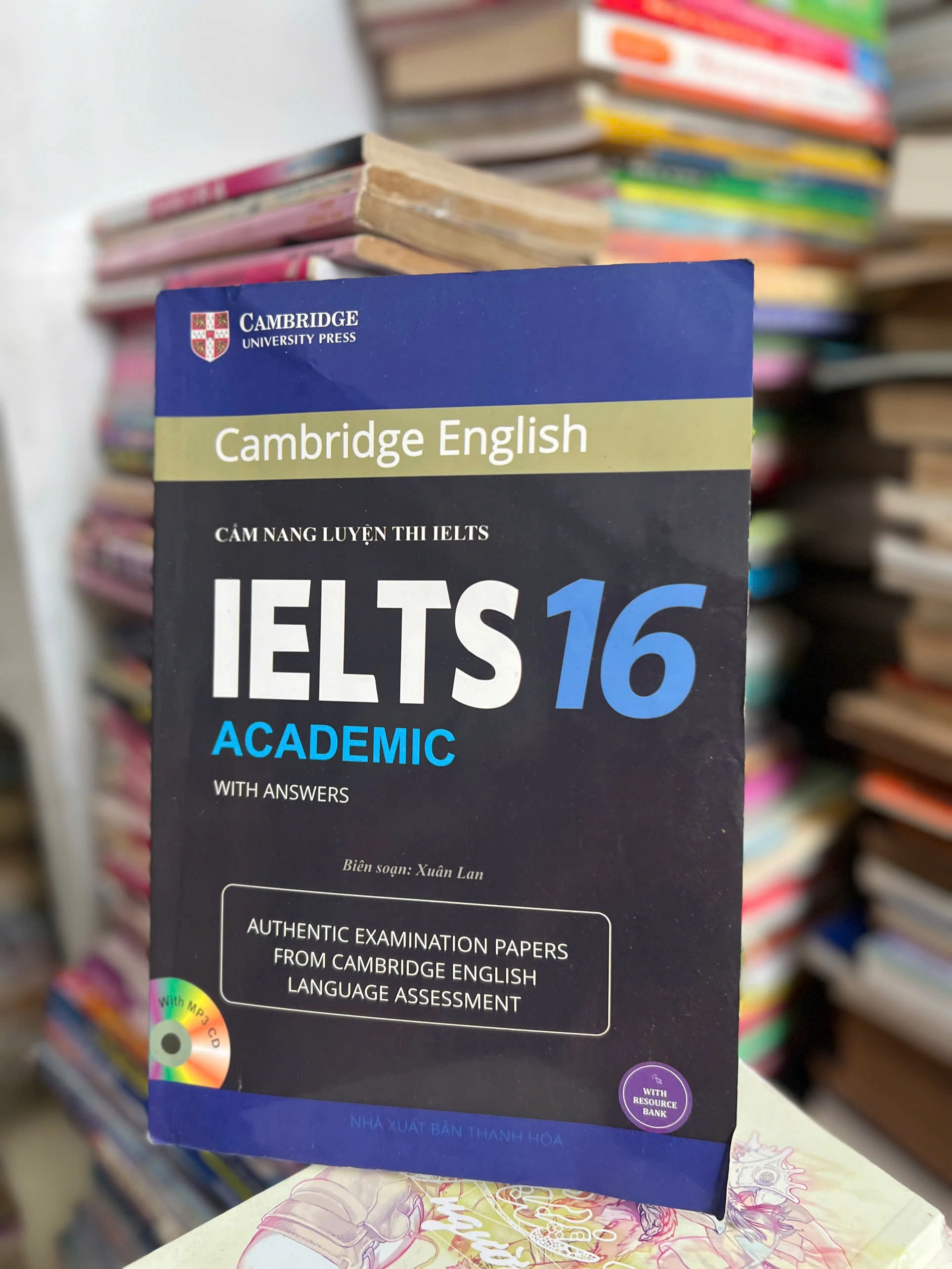 Cẩm Nang Luyện Thi IELTS - IELTS 16 Academic by Cambridge University (biên soạn: Xuân Lan trên một số bản in) - Sách Book Cover - Ngọc Hiển Books