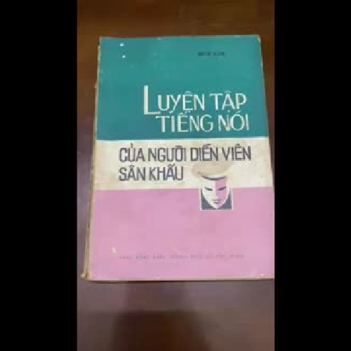 Luyện tập tiếng nói của người diễn viên sân khấu