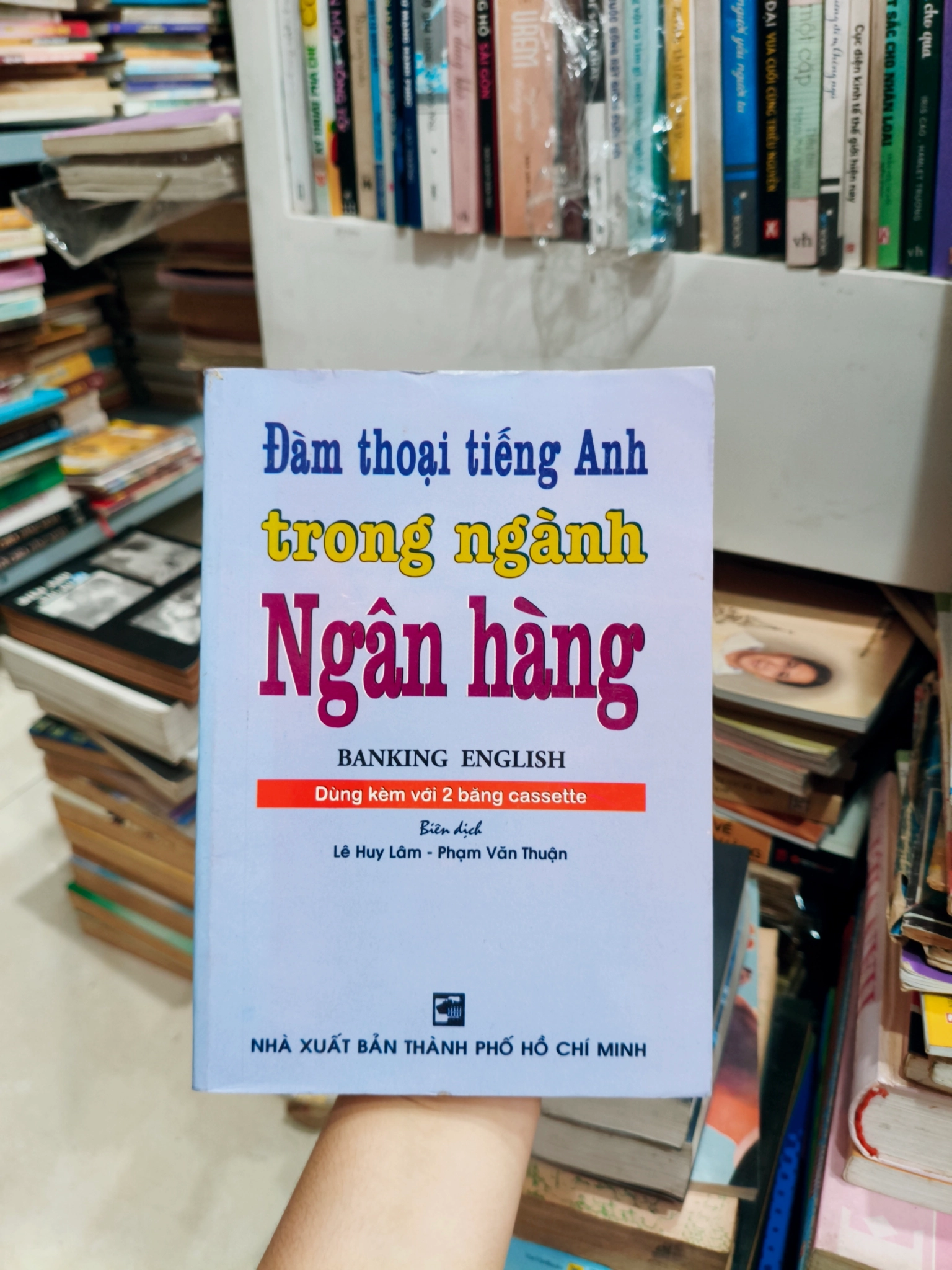 Đàm thoại tiếng Anh trong ngân hàng 🌱 by  - Sách Book Cover - Ngọc Hiển Books