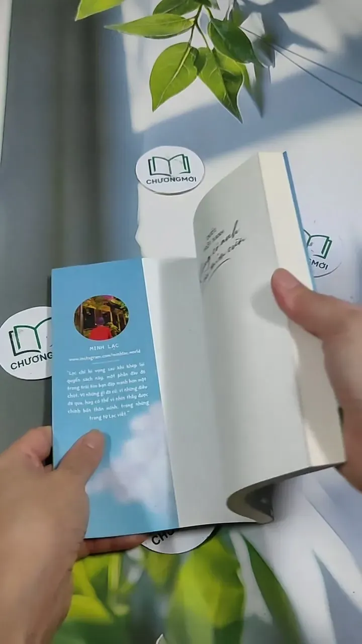 Dưới Trời Xanh Không Có Anh Vẫn Mỉm Cười - Minh Lạc 705670